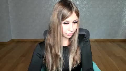 Snapshot of mila_camilla chatting on 09/29/25, 02:49 Camilla online show from 09/29/25, 02:49