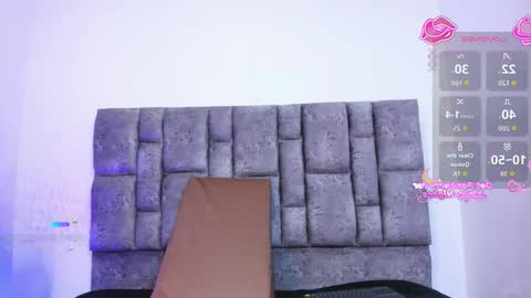 Snapshot of mila_chic chatting on 11/08/25, 09:09 mila online show from 11/08/25, 09:09