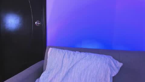 Snapshot of mila_chic chatting on 03/20/26, 05:51 mila online show from 03/20/26, 05:51