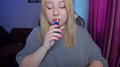 Mila shy sensual person  online show from 11/11/25, 10:15