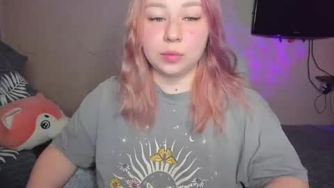 Mila shy sensual person  online show from 12/05/25, 08:23