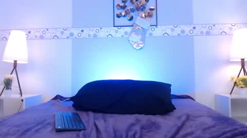 Snapshot of mila_gh1 chatting on 12/19/24, 11:46 Mila online show from 12/19/24, 11:46