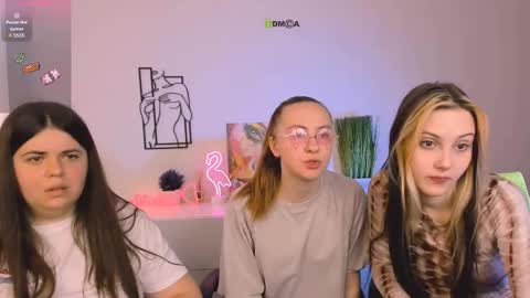 Snapshot of mila_glow chatting on 09/09/25, 08:25 mila_glow online show from 09/09/25, 08:25