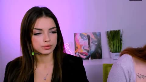 Snapshot of mila_glow chatting on 09/13/25, 08:58 mila_glow online show from 09/13/25, 08:58