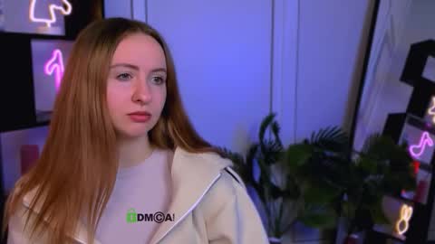 Snapshot of mila_glow chatting on 09/28/25, 08:42 mila_glow online show from 09/28/25, 08:42