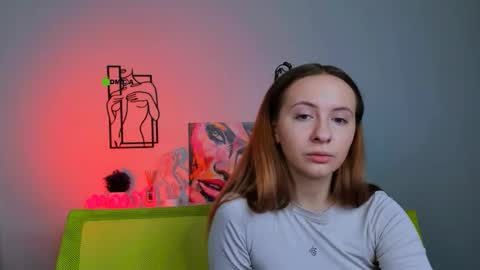 Snapshot of mila_glow chatting on 10/06/25, 07:11 mila_glow online show from 10/06/25, 07:11