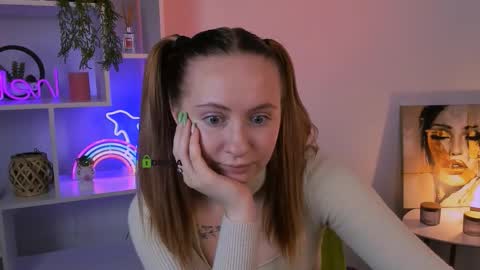 Snapshot of mila_glow chatting on 10/07/25, 07:22 mila_glow online show from 10/07/25, 07:22