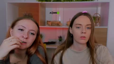 Snapshot of mila_glow chatting on 10/13/25, 08:36 mila_glow online show from 10/13/25, 08:36