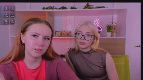 Snapshot of mila_glow chatting on 10/16/25, 08:59 mila_glow online show from 10/16/25, 08:59