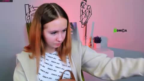 Snapshot of mila_glow chatting on 10/18/25, 07:14 mila_glow online show from 10/18/25, 07:14