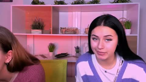 Snapshot of mila_glow chatting on 10/22/25, 07:24 mila_glow online show from 10/22/25, 07:24