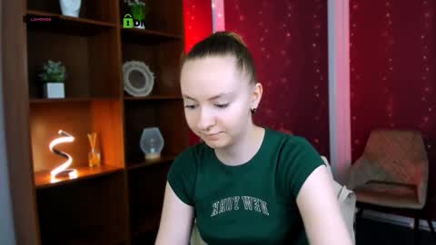 mila_glow online show from 12/02/25, 06:19