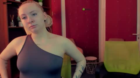 mila_glow online show from 02/03/26, 12:32