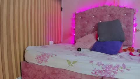 mila_grace_ online show from 04/13/26, 06:46