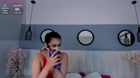 mila_hank online show from 05/05/26, 12:13