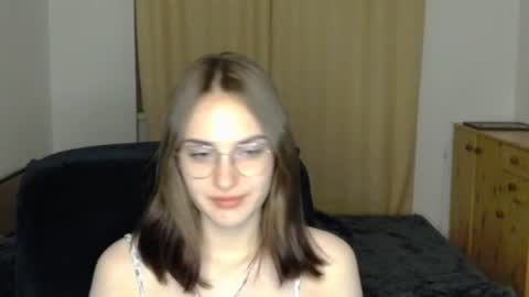 mila_keyy online show from 07/17/26, 08:14