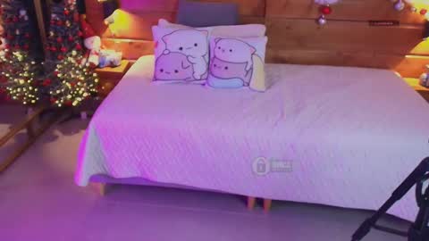 Milena  online show from 12/22/25, 11:18