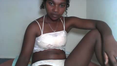 Snapshot of mila_lunah chatting on 03/17/26, 06:11 mila_lunah online show from 03/17/26, 06:11