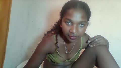 Snapshot of mila_lunah chatting on 03/19/26, 06:50 mila_lunah online show from 03/19/26, 06:50