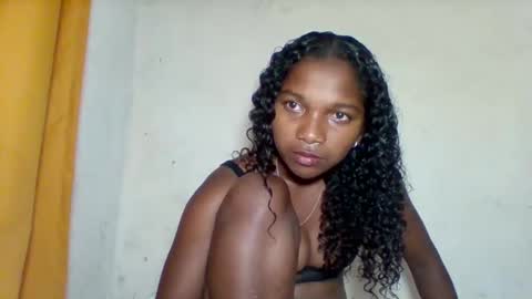 Snapshot of mila_lunah chatting on 03/22/26, 12:47 mila_lunah online show from 03/22/26, 12:47