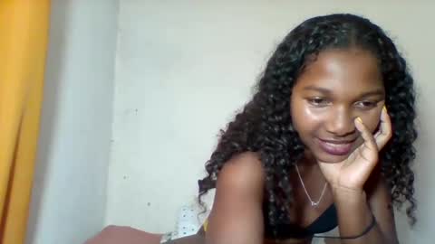 Snapshot of mila_lunah chatting on 03/31/26, 01:00 mila_lunah online show from 03/31/26, 01:00