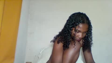 Snapshot of mila_lunah chatting on 04/04/26, 06:49 mila_lunah online show from 04/04/26, 06:49