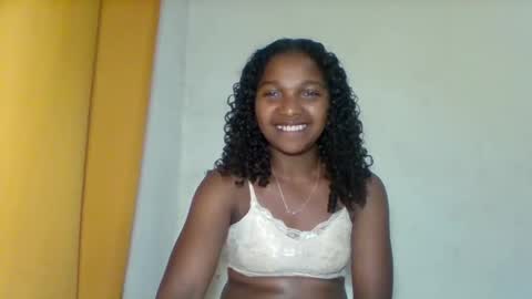 Snapshot of mila_lunah chatting on 04/05/26, 07:55 mila_lunah online show from 04/05/26, 07:55