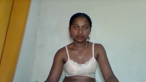 Snapshot of mila_lunah chatting on 04/17/26, 01:08 mila_lunah online show from 04/17/26, 01:08