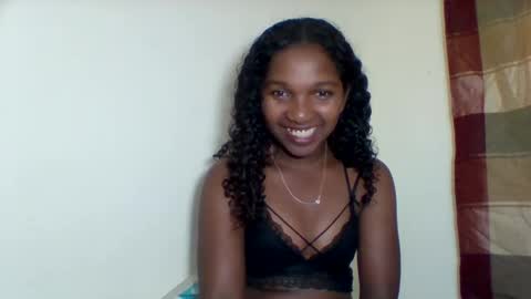 Snapshot of mila_lunah chatting on 04/22/26, 03:53 mila_lunah online show from 04/22/26, 03:53