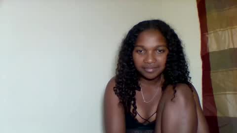 Snapshot of mila_lunah chatting on 04/22/26, 04:41 mila_lunah online show from 04/22/26, 04:41
