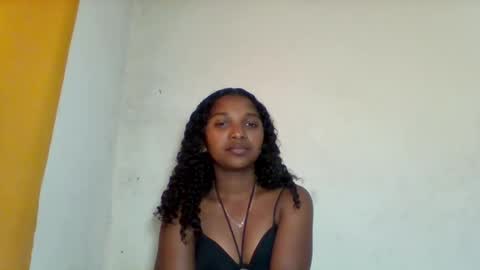 Snapshot of mila_lunah chatting on 04/24/26, 01:35 mila_lunah online show from 04/24/26, 01:35