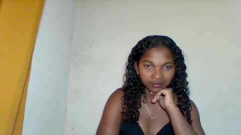 Snapshot of mila_lunah chatting on 04/25/26, 03:09 mila_lunah online show from 04/25/26, 03:09