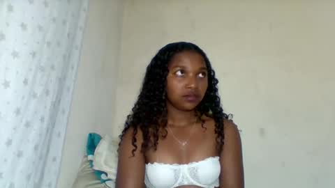 Snapshot of mila_lunah chatting on 04/29/26, 05:06 mila_lunah online show from 04/29/26, 05:06