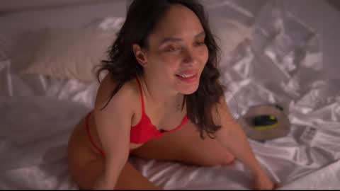 Snapshot of mila_may_ chatting on 03/01/25, 04:33 mila may online show from 03/01/25, 04:33