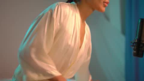 Snapshot of mila_may_ chatting on 09/19/25, 10:21 mila may online show from 09/19/25, 10:21