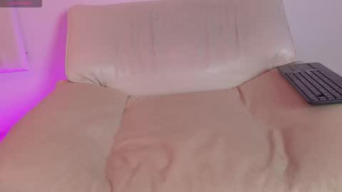 Snapshot of mila_n_max chatting on 10/26/25, 12:49 Mila Max online show from 10/26/25, 12:49