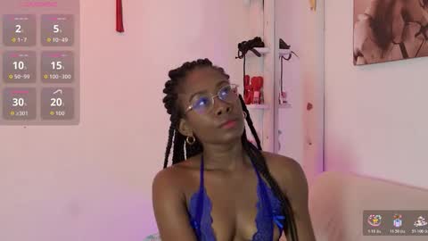 Snapshot of mila_n_max chatting on 10/27/25, 01:04 Mila Max online show from 10/27/25, 01:04