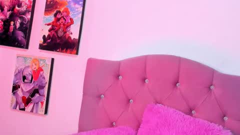 MILA  online show from 09/18/25, 06:10