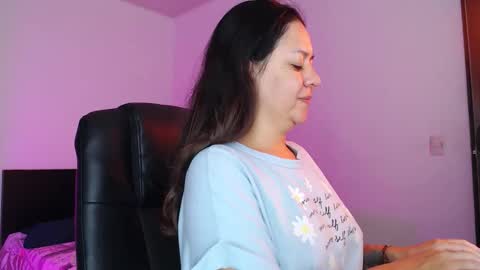 mila_phoenix online show from 11/25/25, 10:26