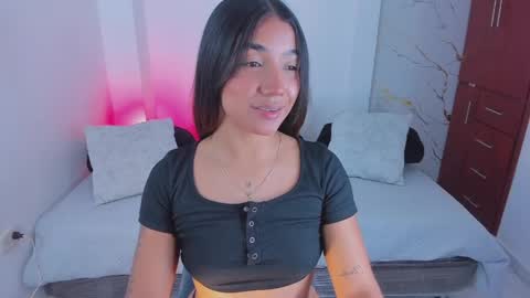 Snapshot of mila_rose1 chatting on 04/07/26, 01:06 martina online show from 04/07/26, 01:06