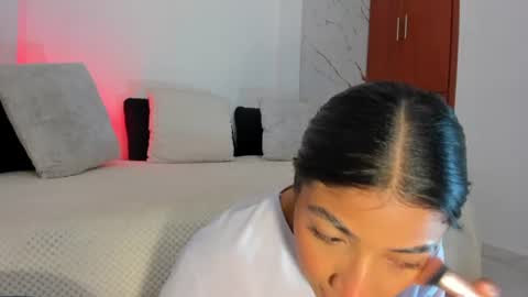 Snapshot of mila_rose1 chatting on 06/17/26, 12:57 martina online show from 06/17/26, 12:57