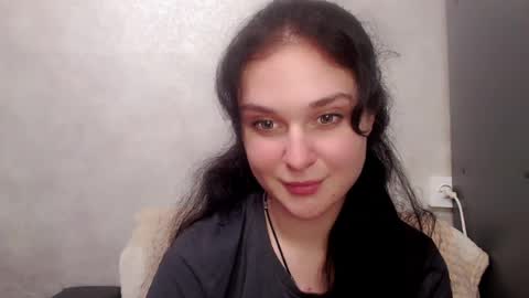 Snapshot of mila_rossee chatting on 07/20/26, 08:11 Mila online show from 07/20/26, 08:11
