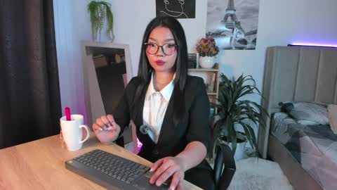 Mila online show from 05/19/26, 10:54