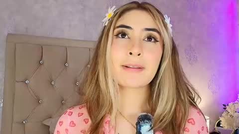 Snapshot of mila_smirnovavk chatting on 06/25/26, 05:23 MILA online show from 06/25/26, 05:23