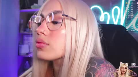 Snapshot of mila_snoow chatting on 05/15/26, 03:30 M I L A online show from 05/15/26, 03:30