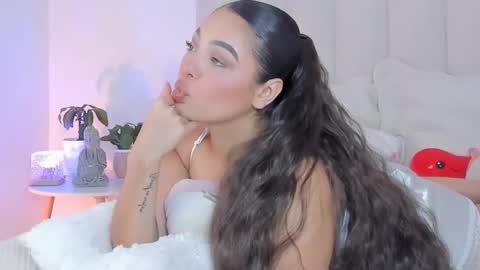 Snapshot of mila_stark333 chatting on 04/20/26, 04:15 mila_stark333 online show from 04/20/26, 04:15