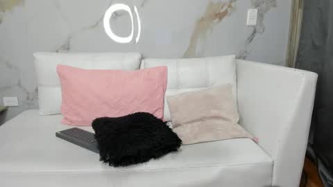          online show from 02/11/25, 09:35