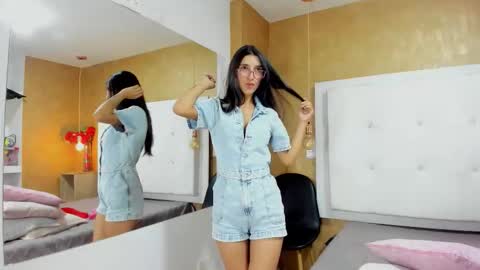          online show from 11/28/25, 10:34