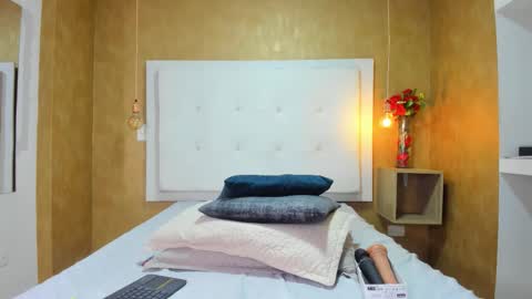 Snapshot of milaa_petite chatting on 03/16/26, 09:08 online show from 03/16/26, 09:08