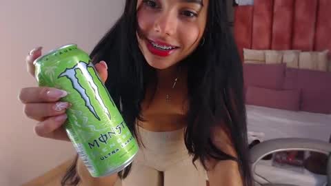 Snapshot of milaa_star chatting on 09/26/25, 04:27 milaa_star online show from 09/26/25, 04:27